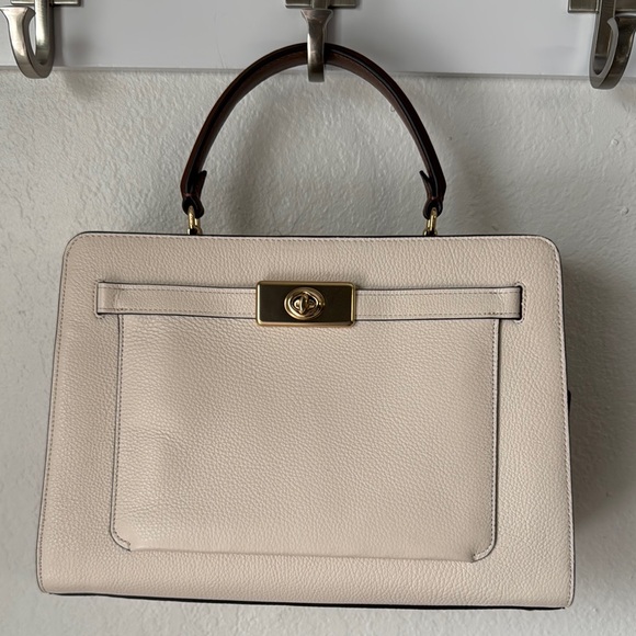 Coach Lane Carryall‎ - Picture 1 of 9
